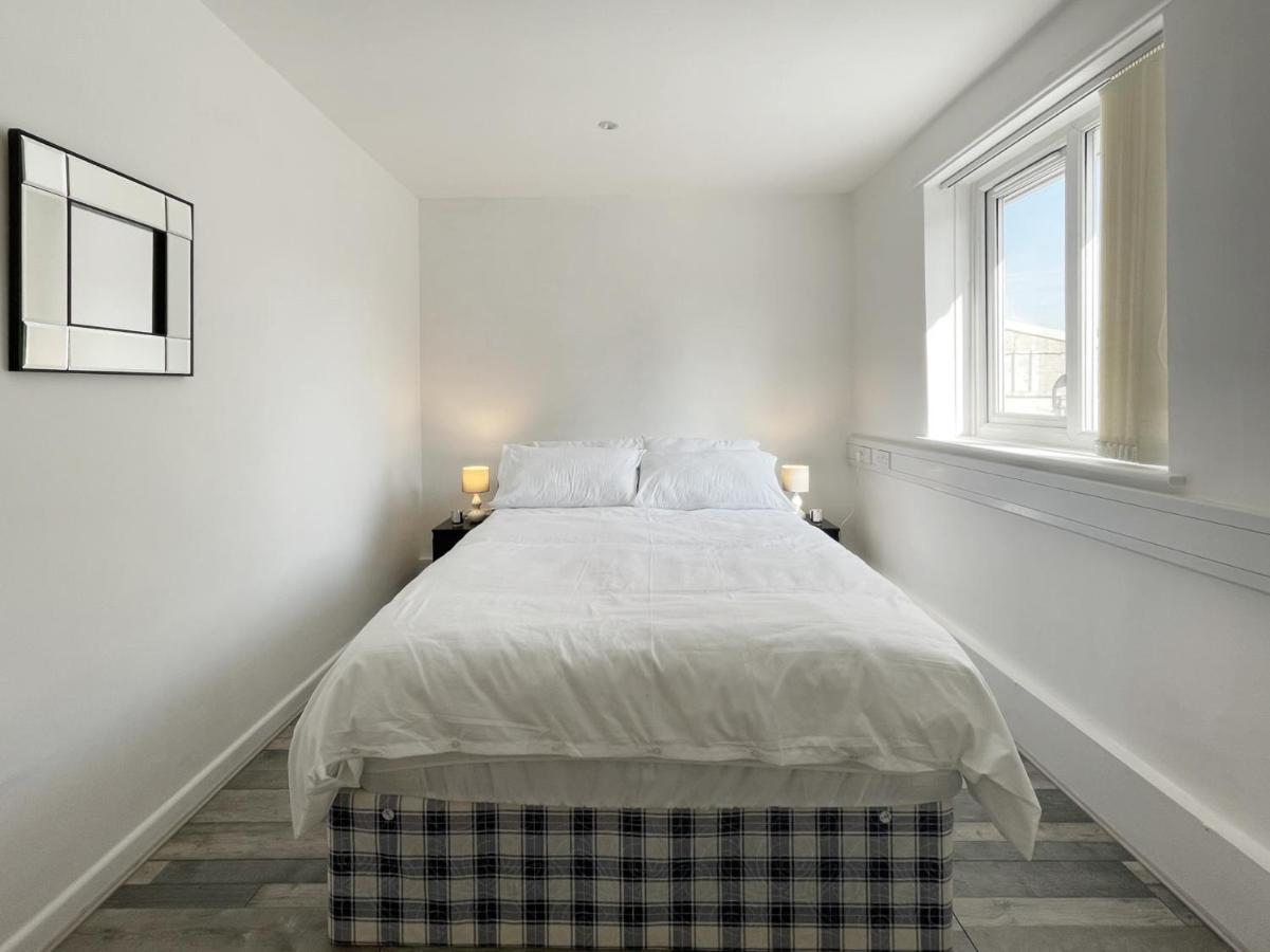 Bright, Warm & Cozy House In Harpurhey Apartment แมนเชสเตอร์ ภายนอก รูปภาพ