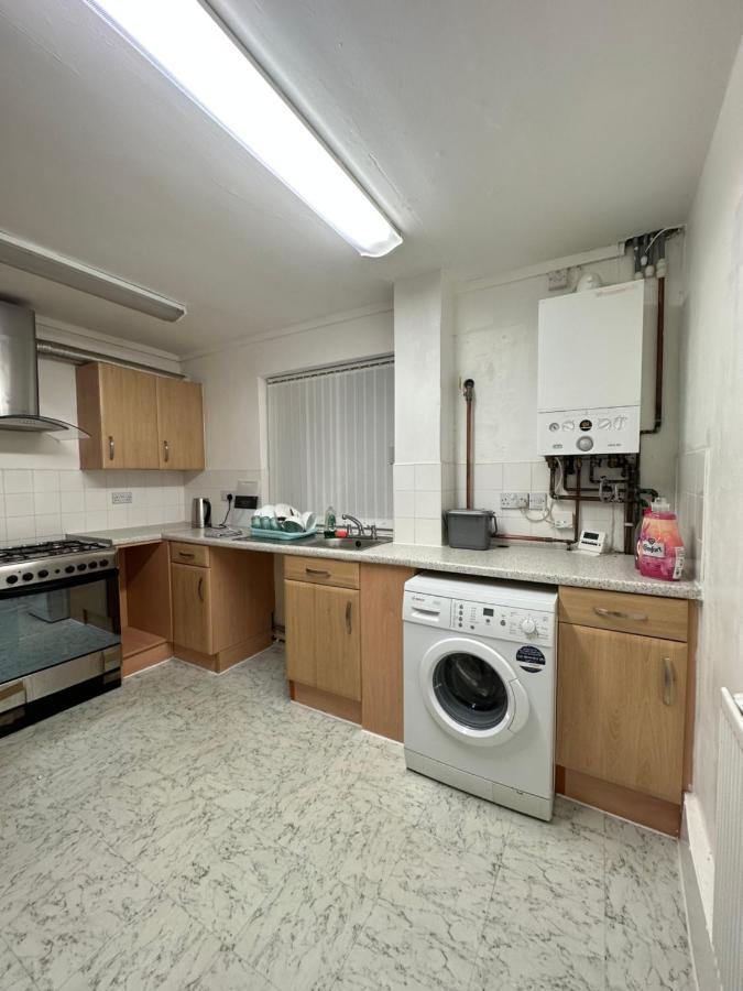 Bright, Warm & Cozy House In Harpurhey Apartment แมนเชสเตอร์ ภายนอก รูปภาพ