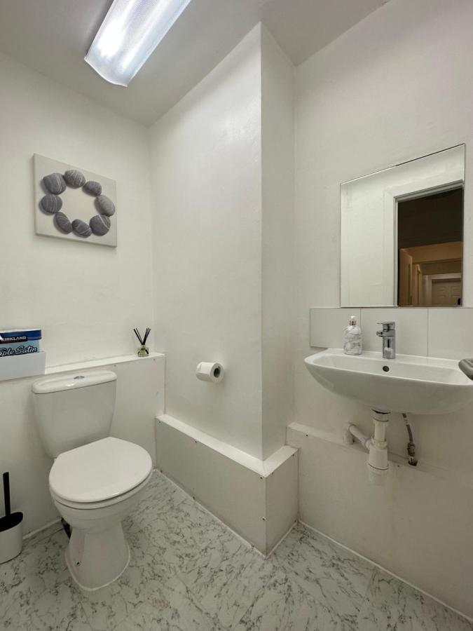 Bright, Warm & Cozy House In Harpurhey Apartment แมนเชสเตอร์ ภายนอก รูปภาพ