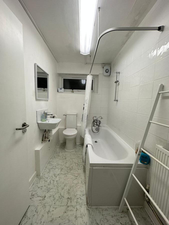 Bright, Warm & Cozy House In Harpurhey Apartment แมนเชสเตอร์ ภายนอก รูปภาพ